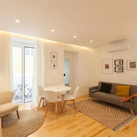 Flh Alcantara Elegant Charm With Balcony Apartamento