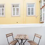Flh Alcantara Elegant Charm With Balcony Apartment