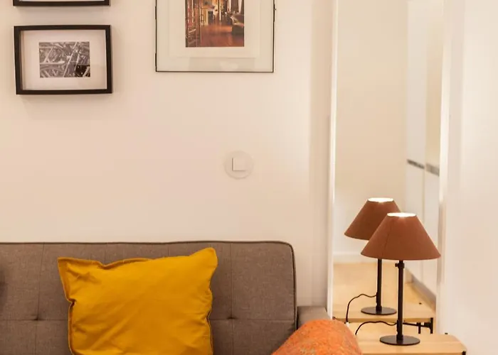 Apartment Flh Alcantara Elegant Charm With Balcony *